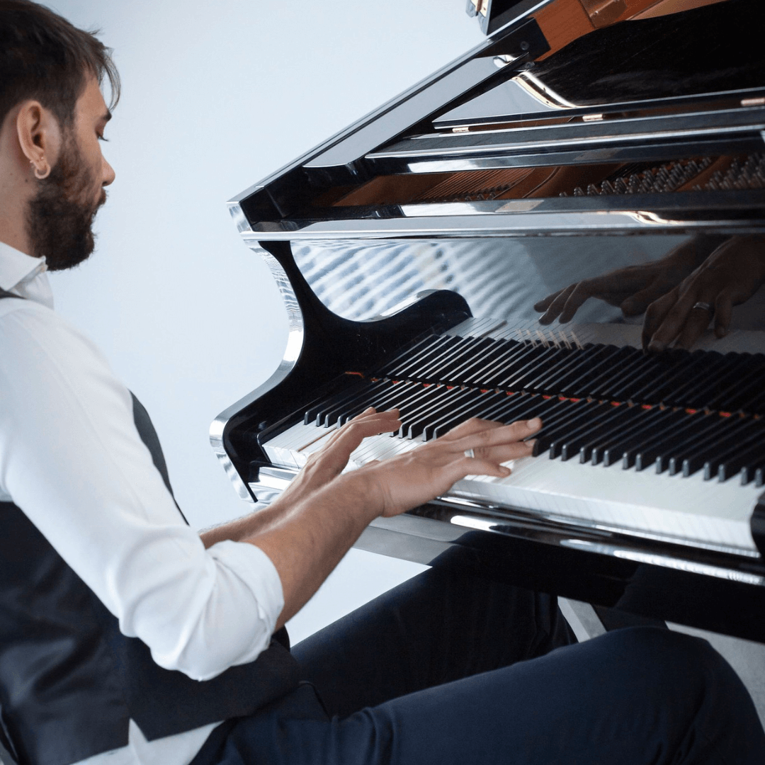 Studente di pianoforte classico della Scuola di musica Cluster