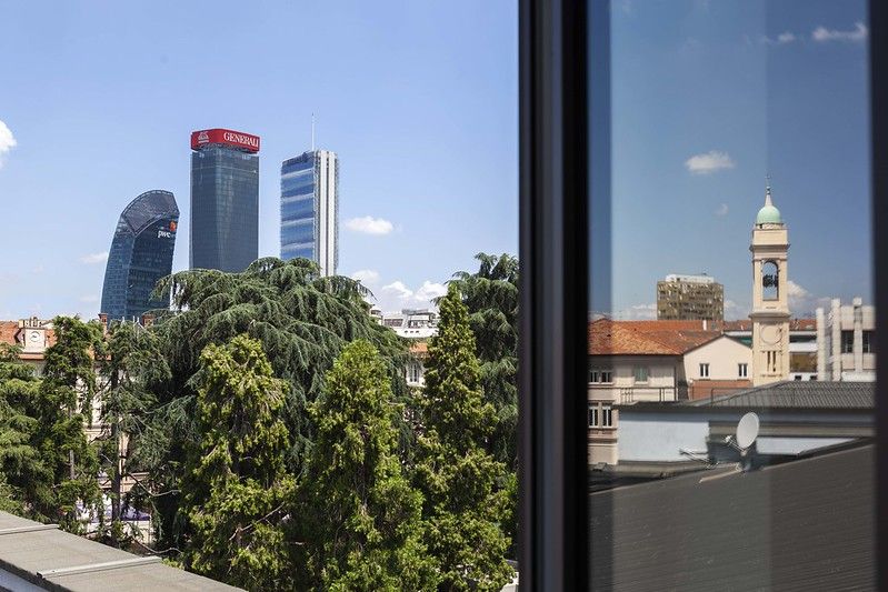 Vista della skyline di Milano dalla Scuola di musica Cluster