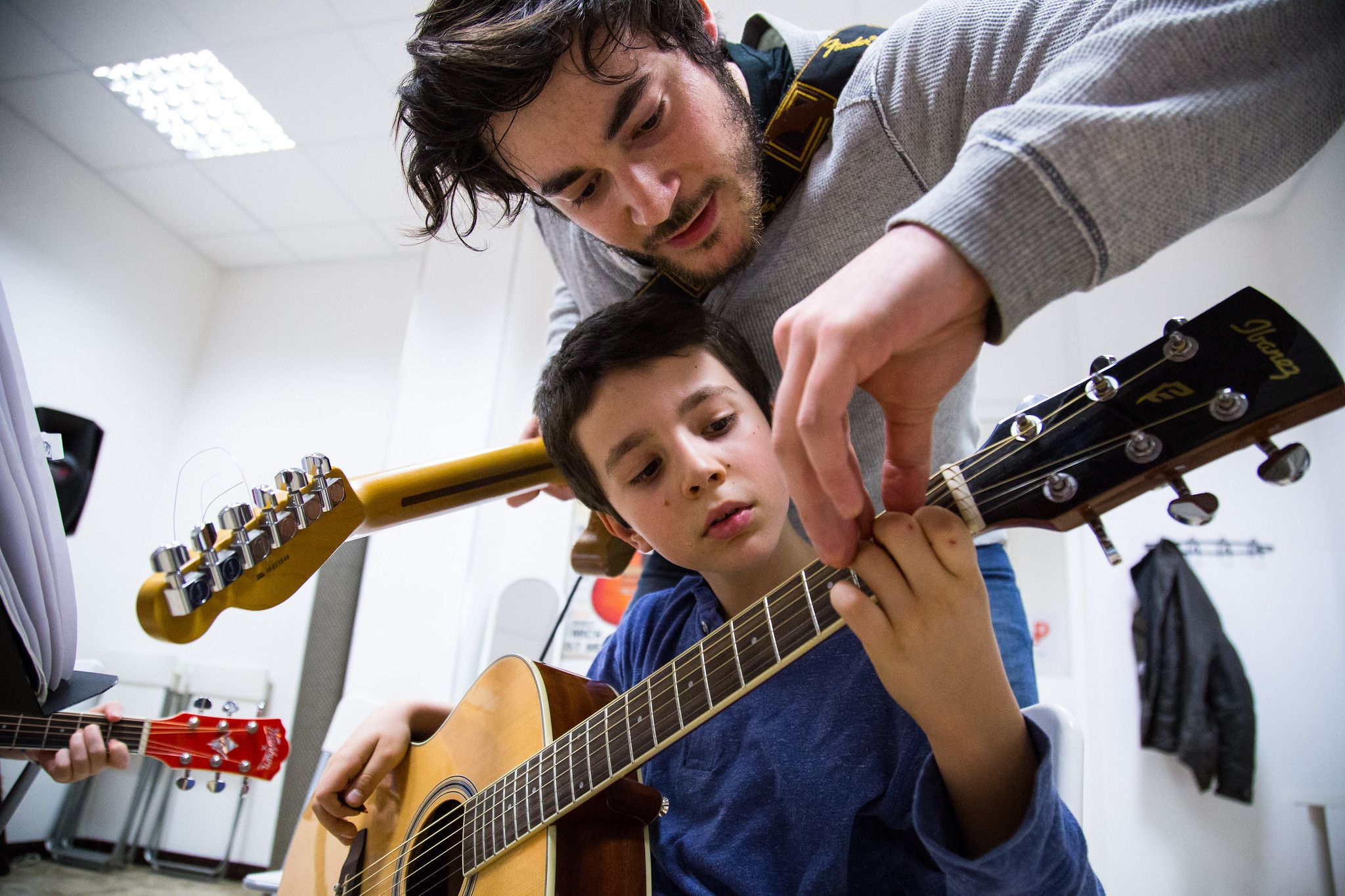 Lezione di chitarra per bambini
