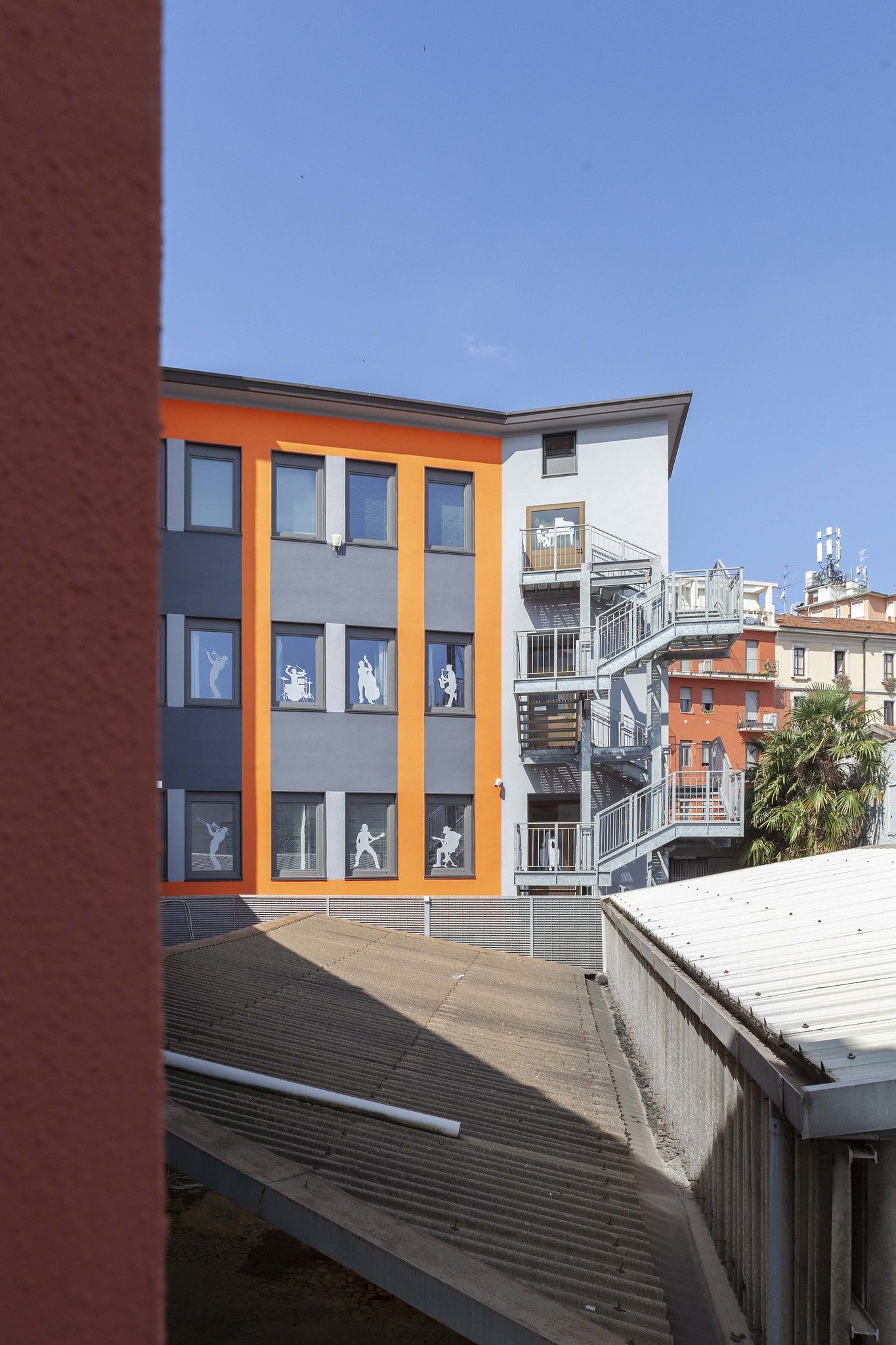 Foto degli esterni visti dalla sede Cluster