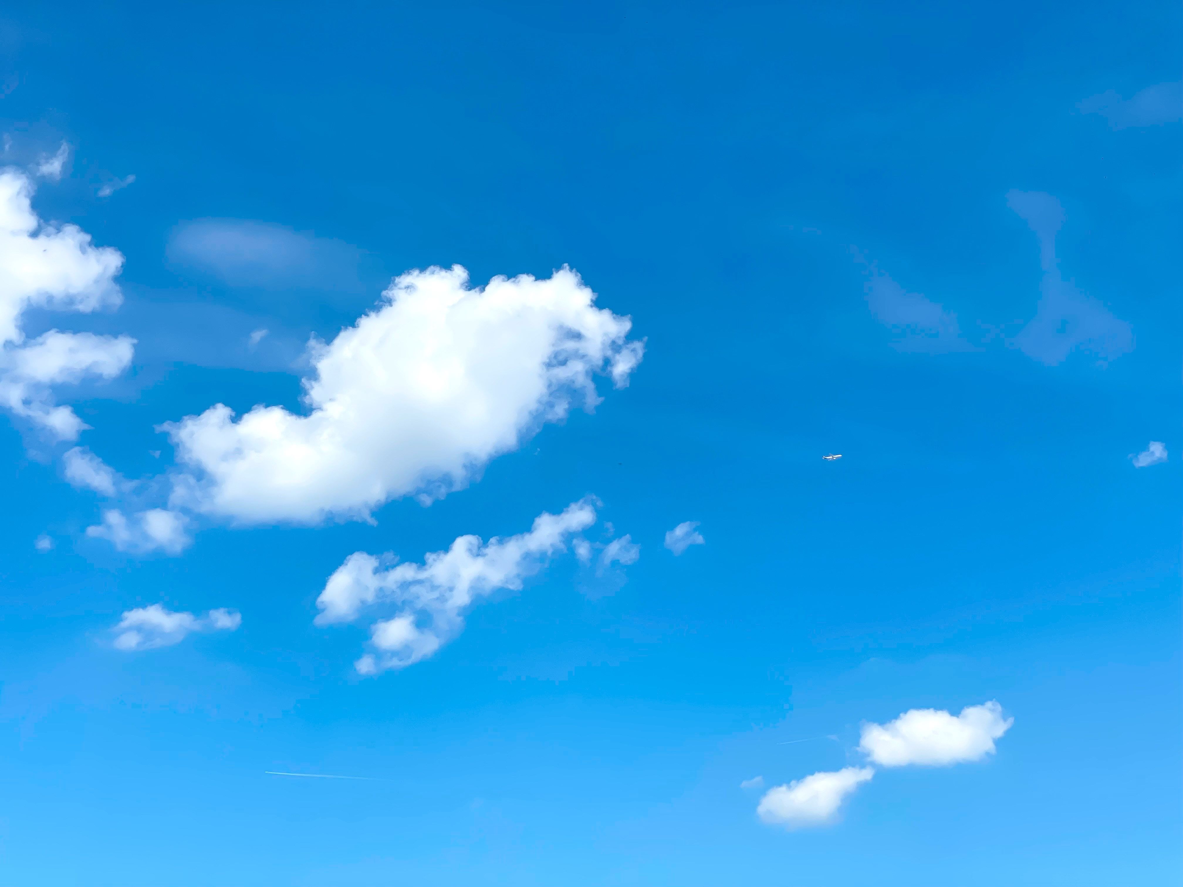 Nuvole nel cielo blu