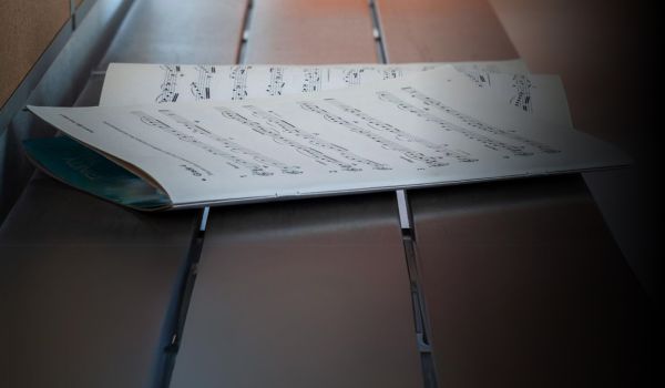 Spartiti musicali alla Scuola di musica Cluster di Milano